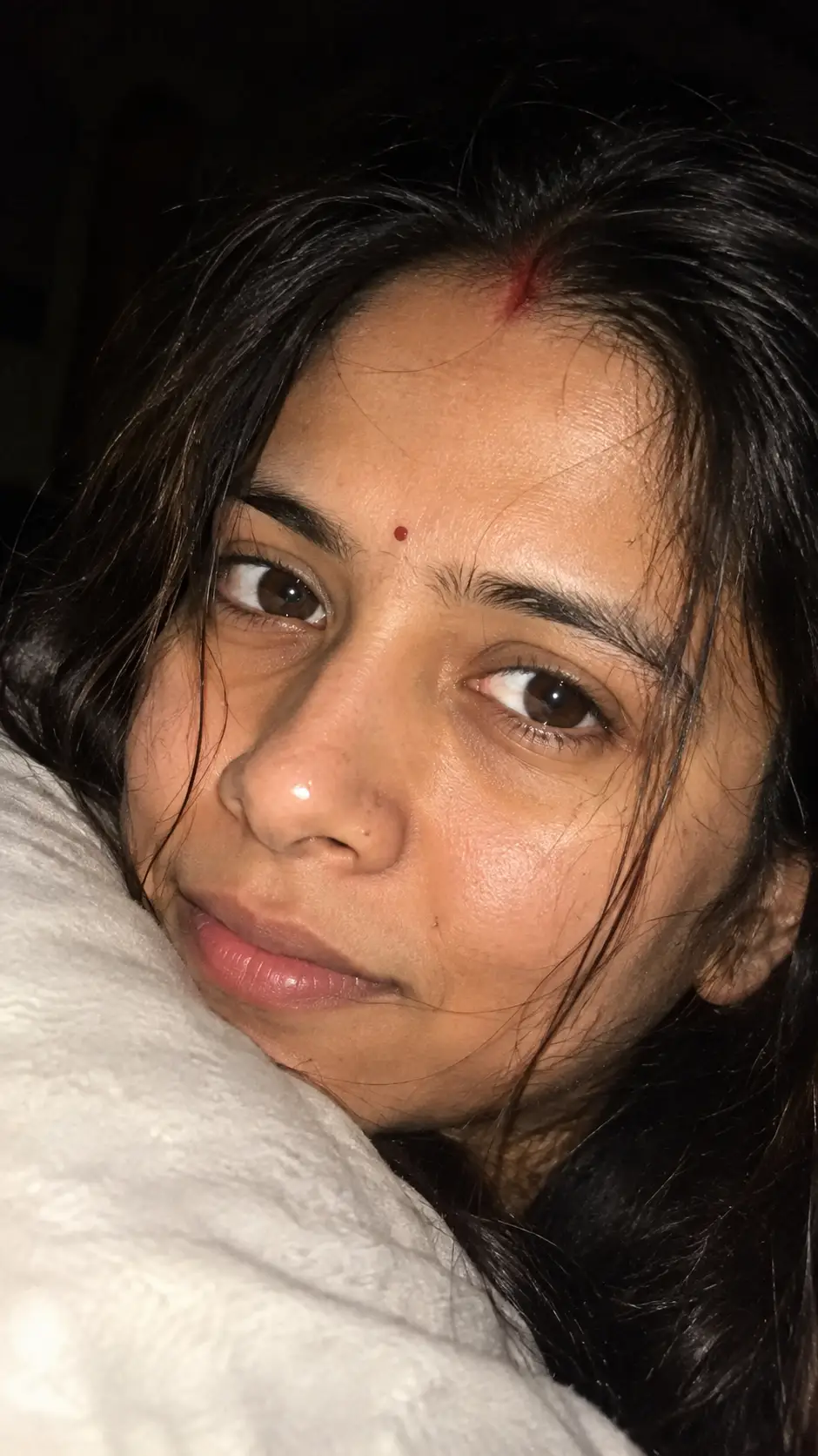 Motion Blur Night Flash Selfie AI Prompt (2026) — toon prompt | pineprompts.com